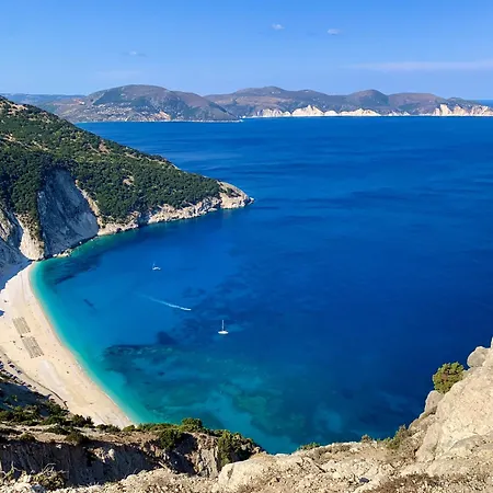 Dimitra Villa