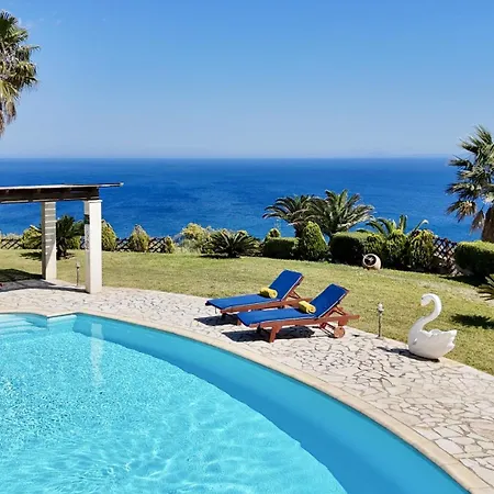 Dimitra Willa Trapezaki (Kefalonia)